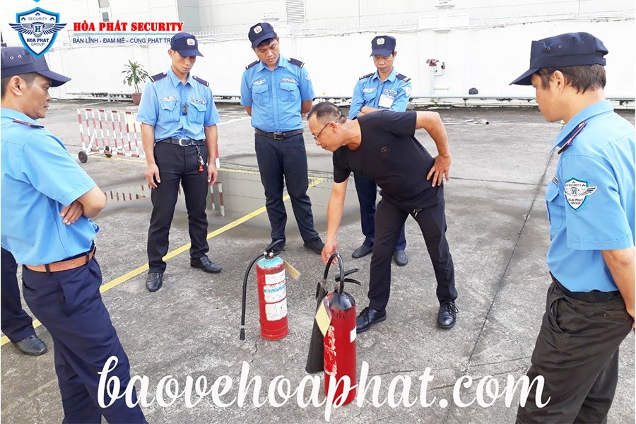 nhân viên bảo vệ